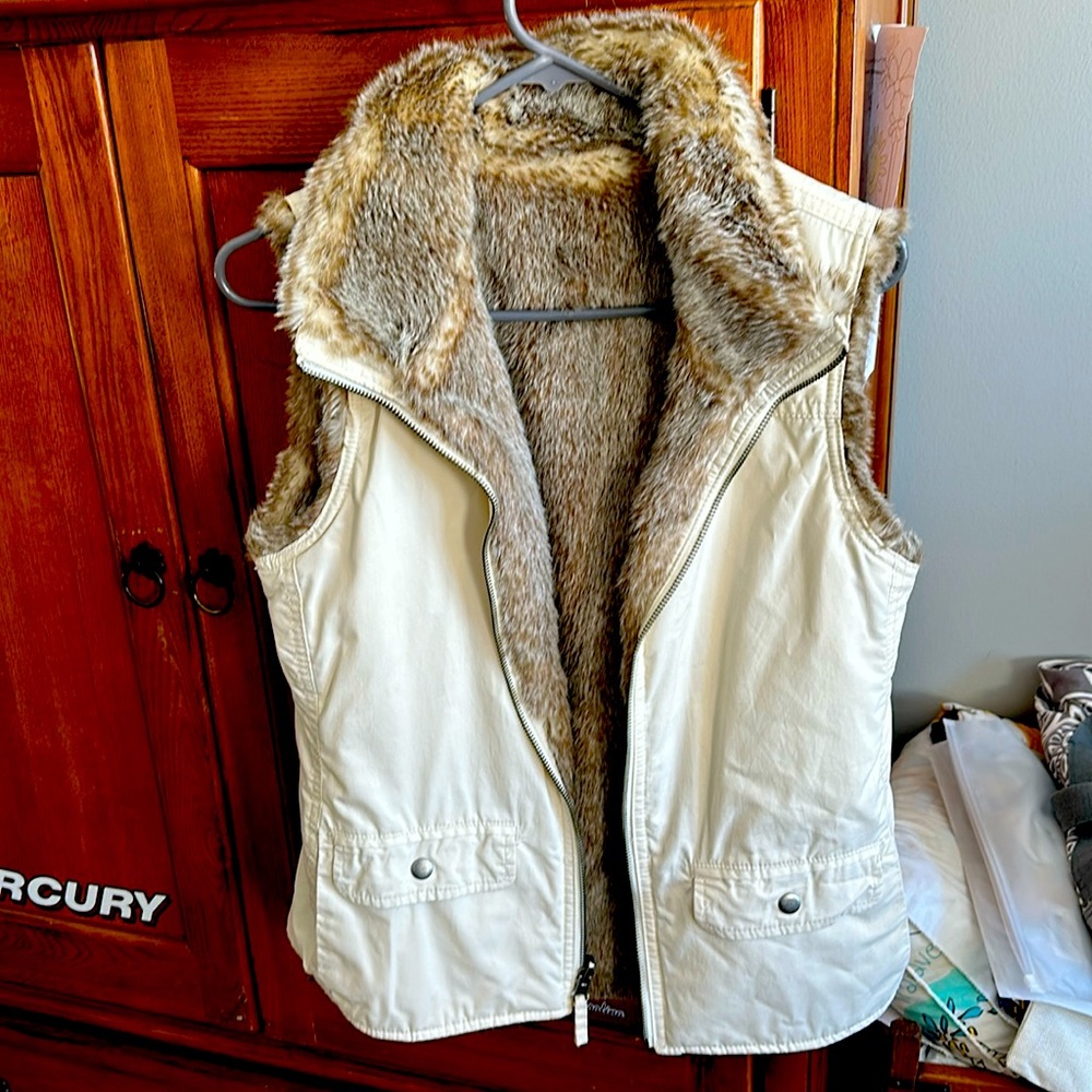 Fake fur lined cream colored vest from GAP size small